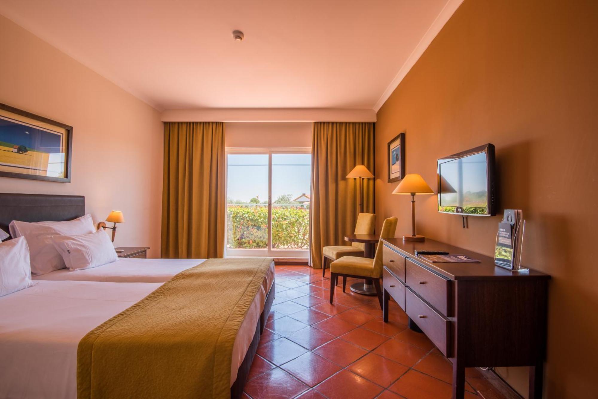 Vila Gale Alentejo Vineyard - Clube De Campo Алберноа Екстериор снимка