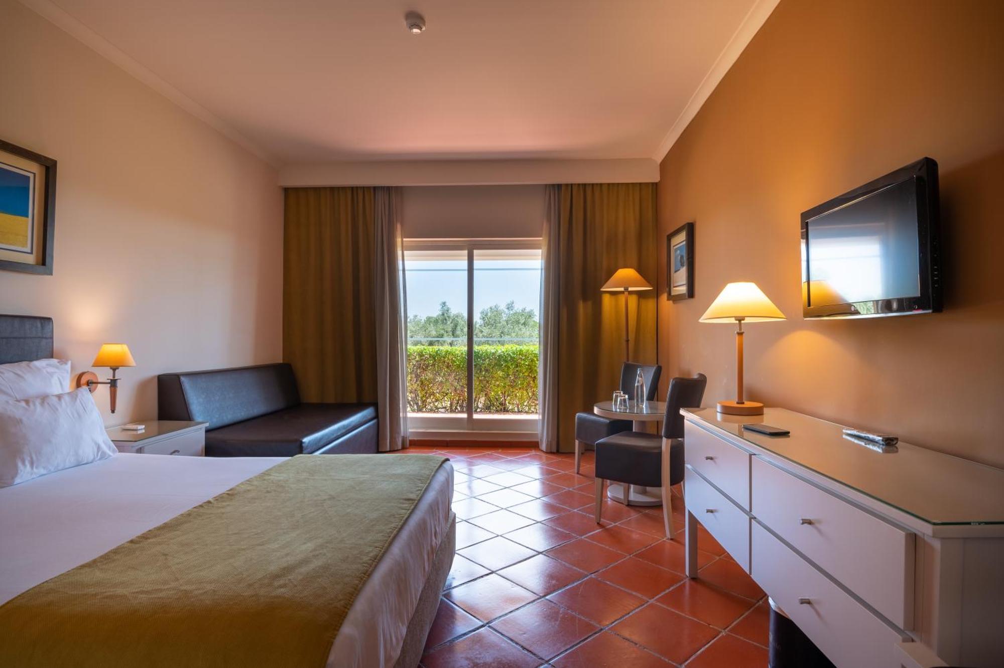 Vila Gale Alentejo Vineyard - Clube De Campo Алберноа Екстериор снимка
