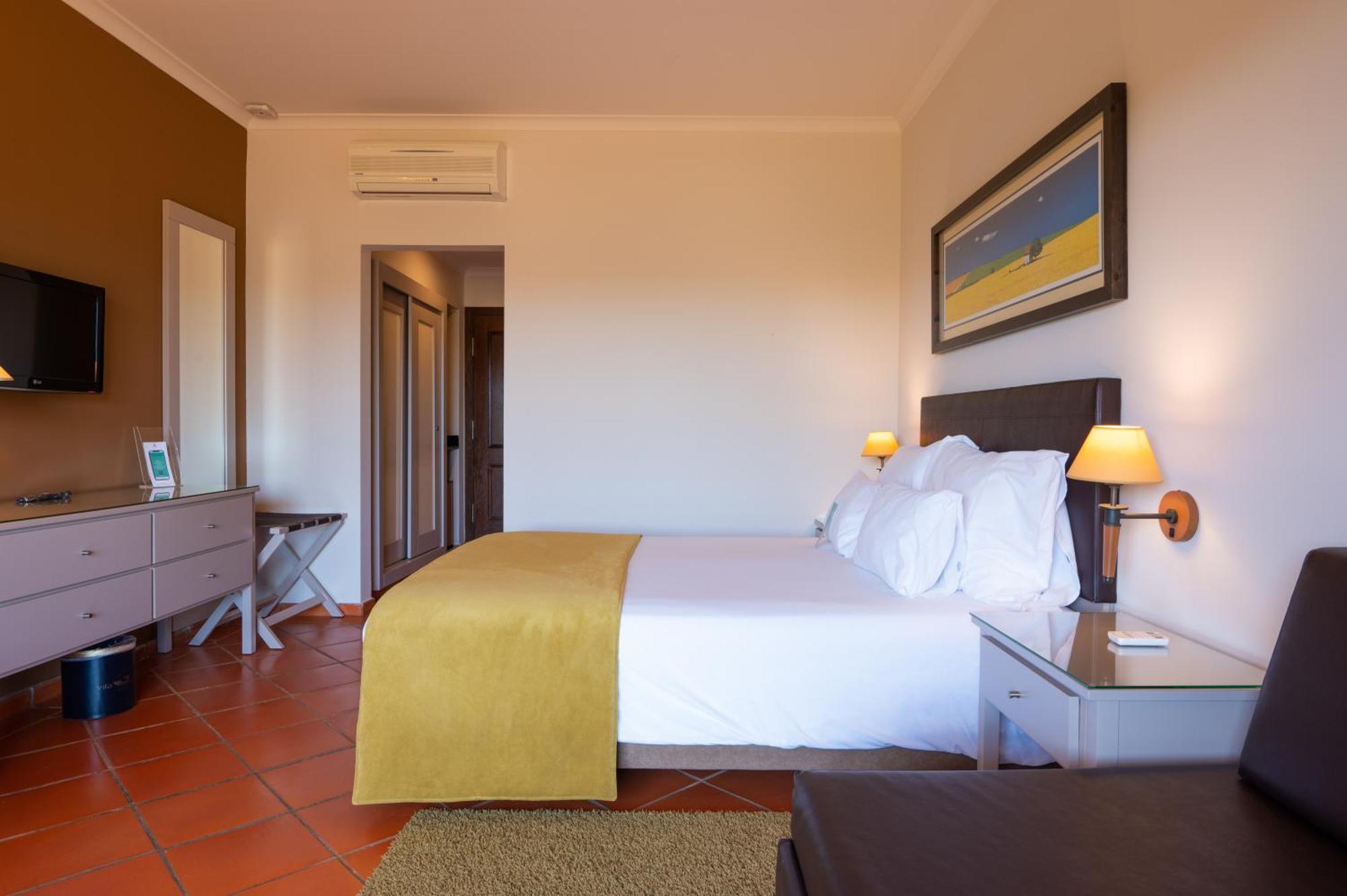 Vila Gale Alentejo Vineyard - Clube De Campo Алберноа Екстериор снимка